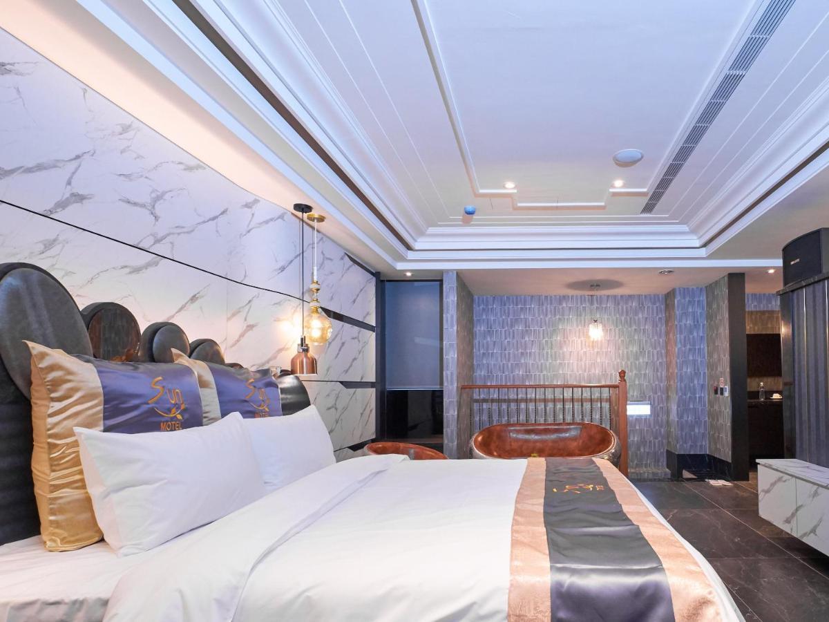 Sun Motel Kaohsiung Luaran gambar
