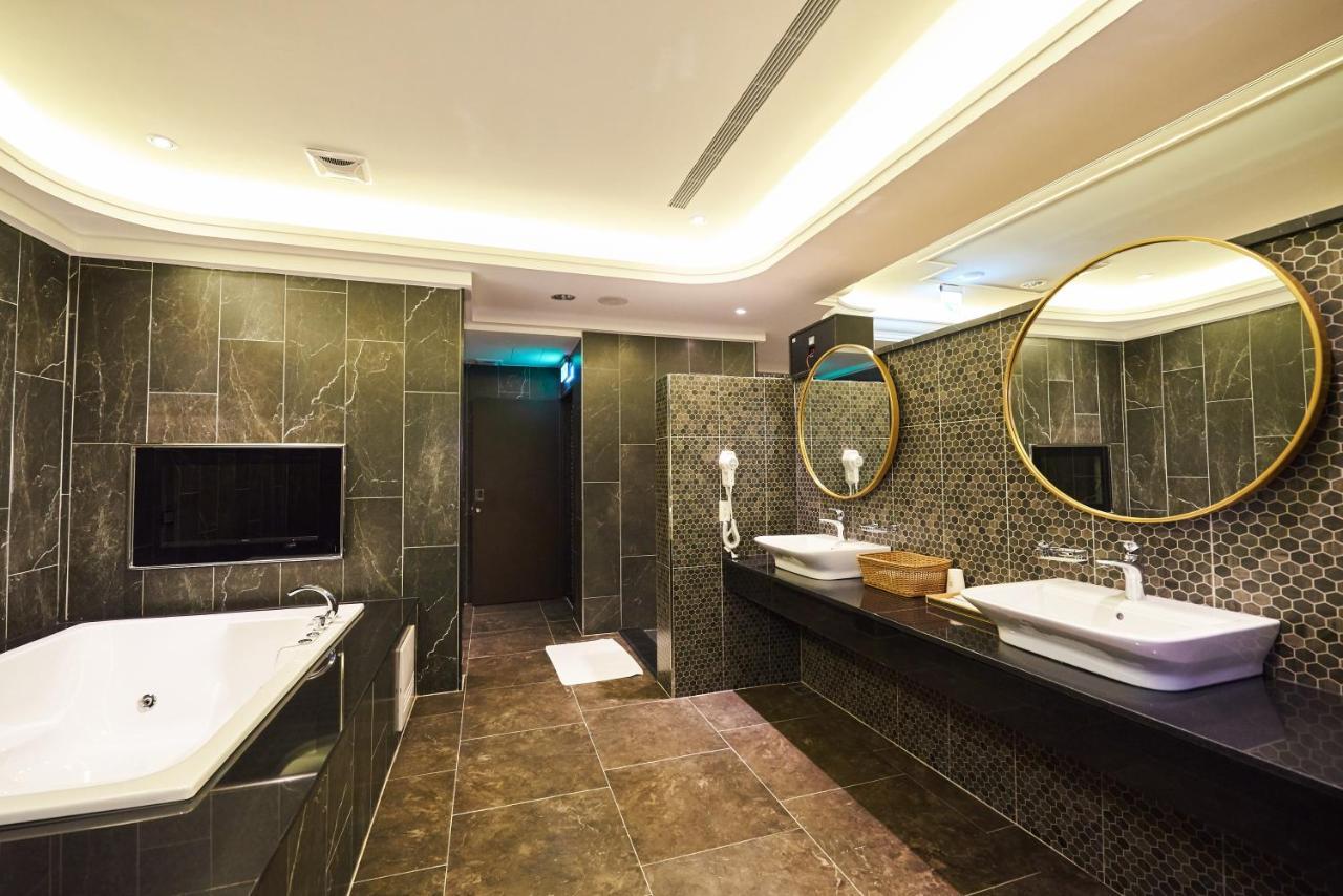 Sun Motel Kaohsiung Luaran gambar
